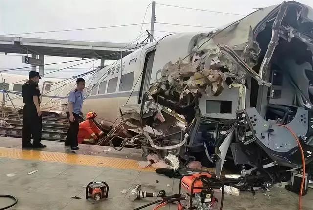 图片[2]-温州高铁事故原因及现场照片，(温州动车事故司机潘一恒)-瑷珂憬転