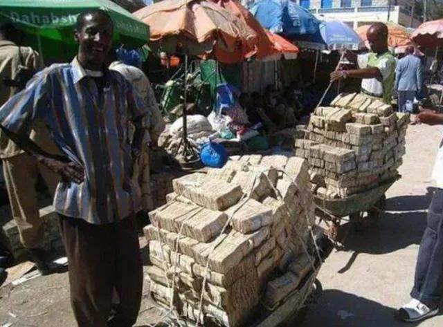 图片[1]-世界上最不值钱的钱是哪个国家的（1人民币= 多少津巴布韦元）-瑷珂憬転